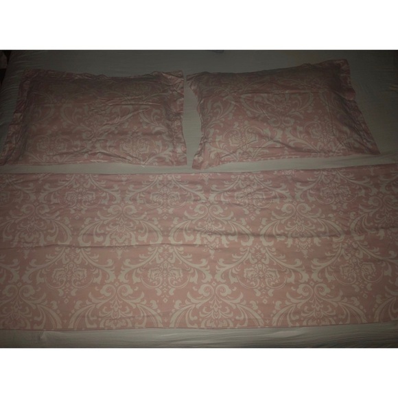 Decor2urdoor Custom pillow shams and bed runner - Picture 1 of 5